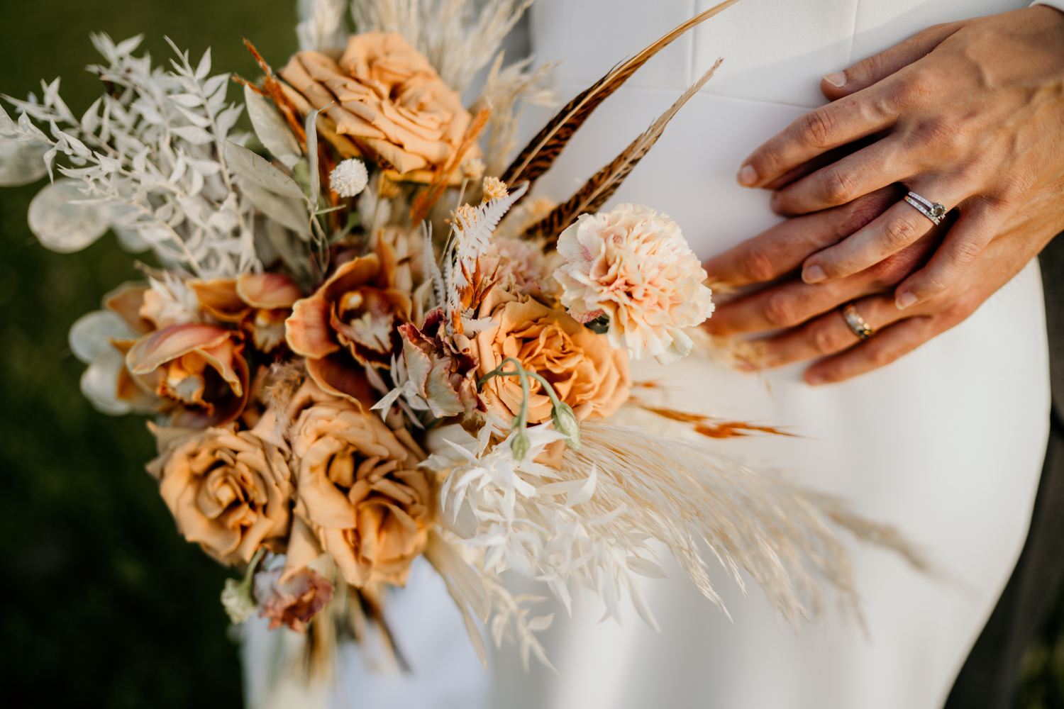 This image has an empty alt attribute; its file name is elopement-savoie-boho-116.jpg