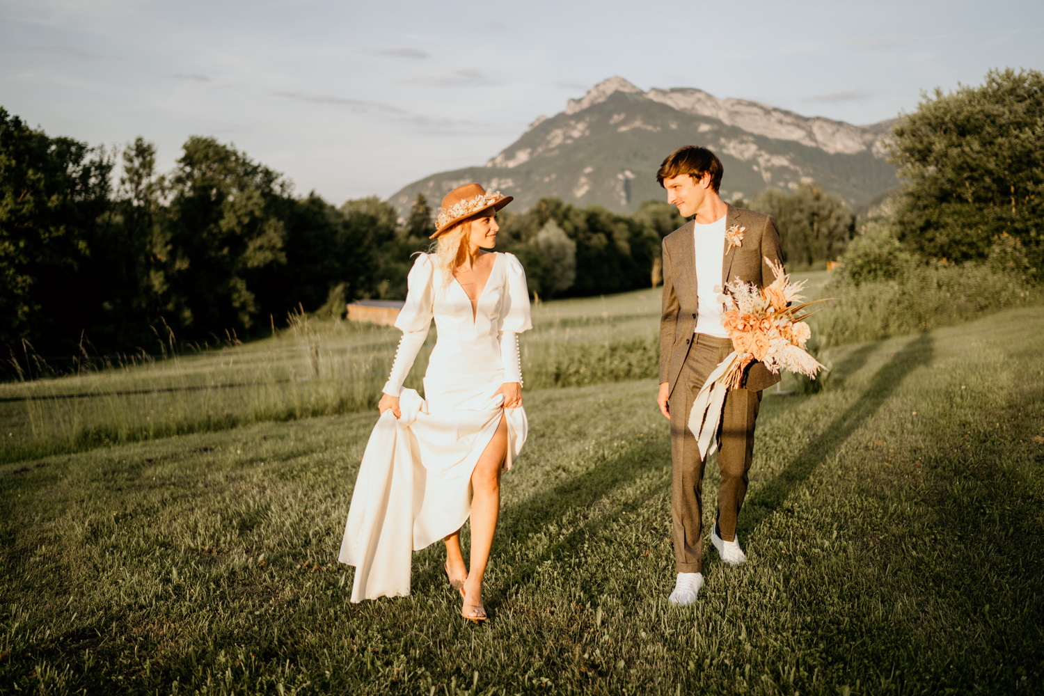 This image has an empty alt attribute; its file name is elopement-savoie-boho-117.jpg